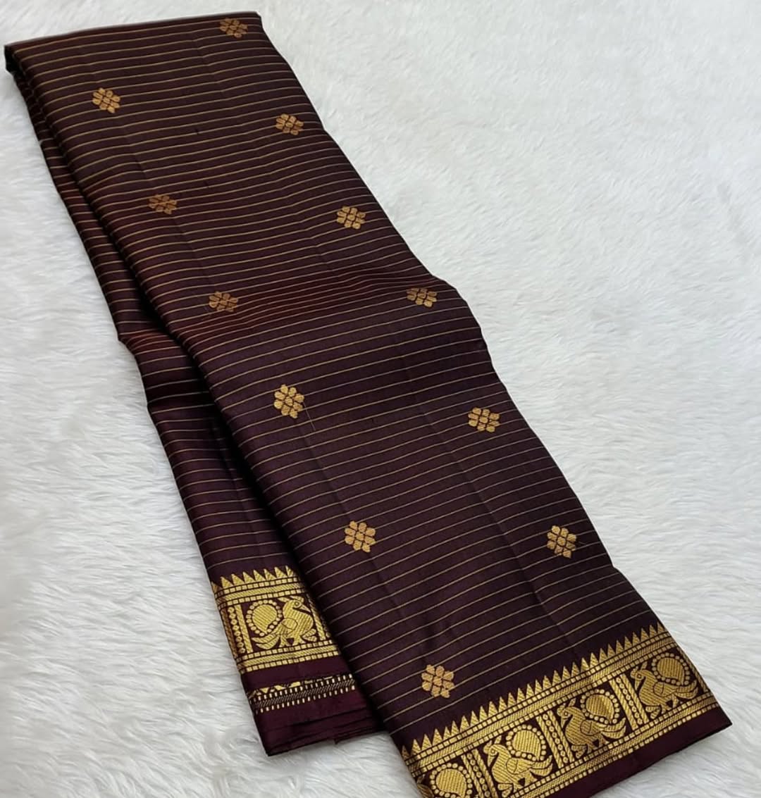 Denouement Wine Soft Silk Saree With Entrancing Blouse Piece - Image 2