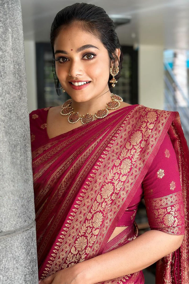 Deserving Dark Pink Soft Silk Saree With Flaunt Blouse Piece - Image 6
