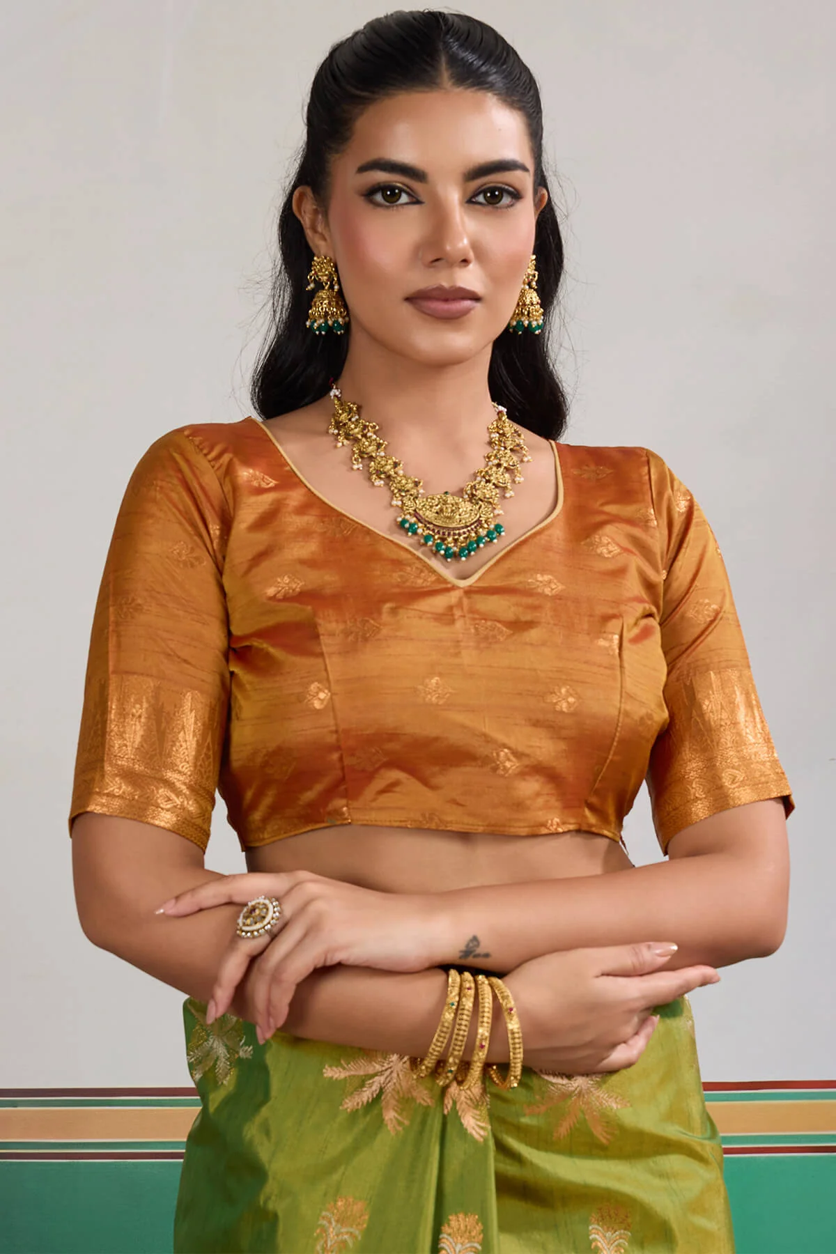 Deserving Green Banarasi Tussar Silk Saree With Magnificat Blouse Piece - Image 6