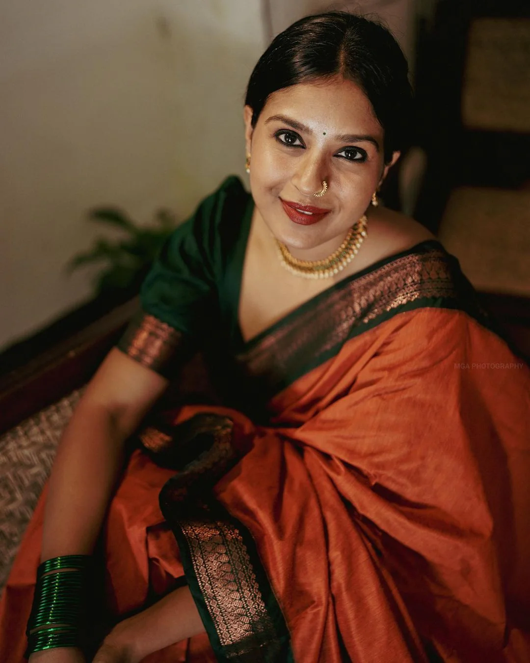 Deserving Orange Soft Banarasi Silk Saree With Beauteous Blouse Piece - Image 4