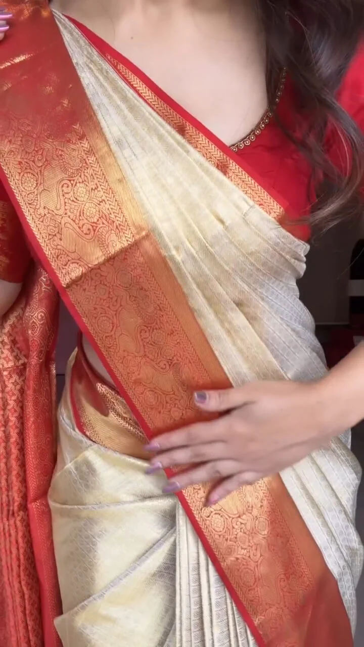 Desirable Beige Pure Banarasi Silk Saree With Beauteous Blouse Piece - Image 2