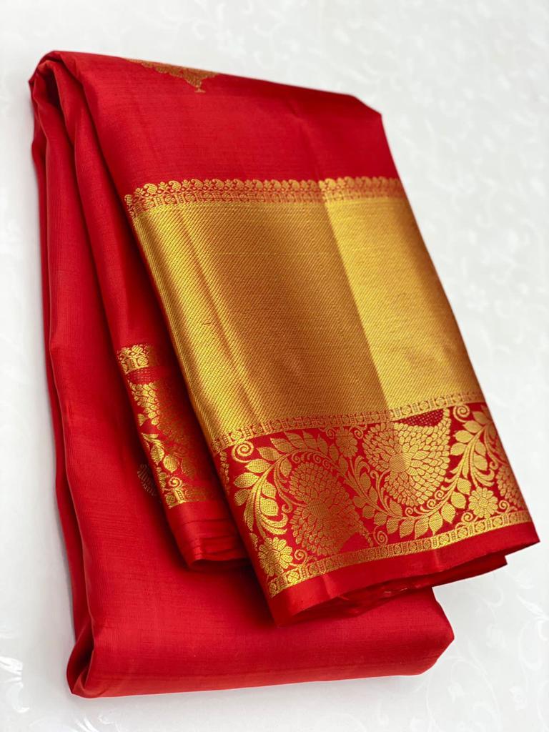 Desirable Red Soft Banarasi Silk Saree With Classic Blouse Piece - Image 2