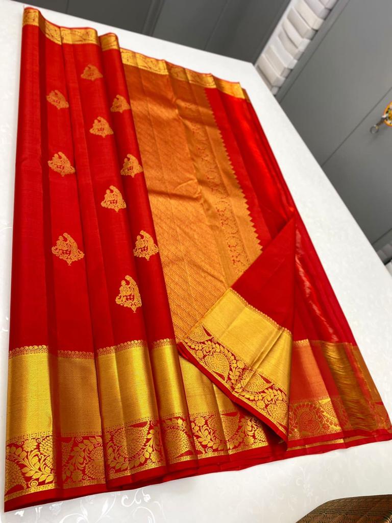 Desirable Red Soft Banarasi Silk Saree With Classic Blouse Piece - Image 4