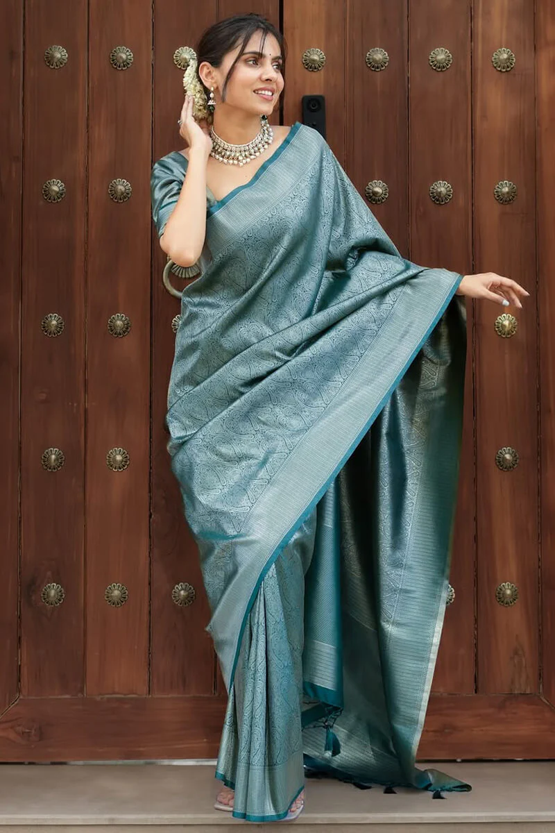 Desiring Rama Soft Silk Saree With Staggering Blouse Piece - Image 3
