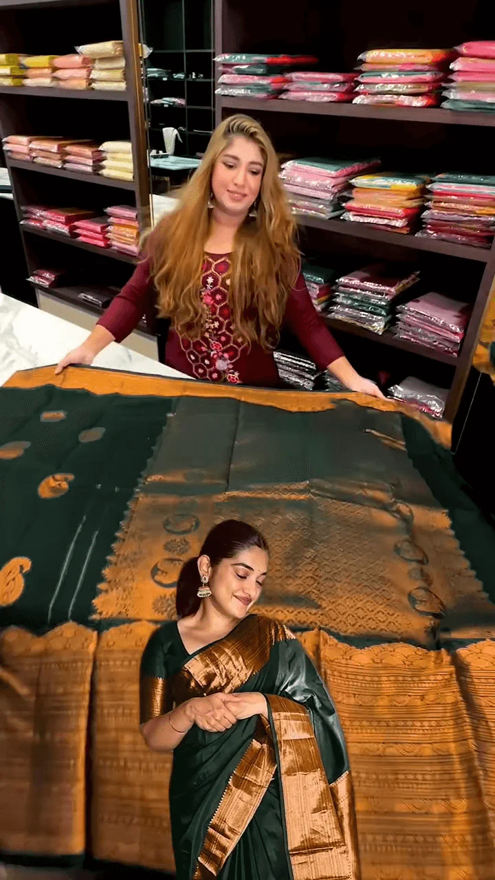 Desuetude Dark Green Soft Banarasi Silk Saree With Gorgeous Blouse Piece - Image 3