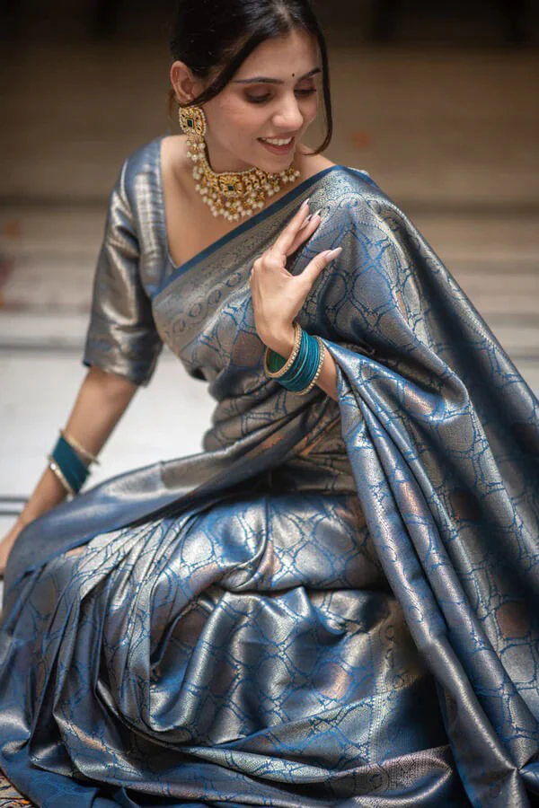 Desultory Blue Soft Silk Saree With Admirable Blouse Piece - Image 6
