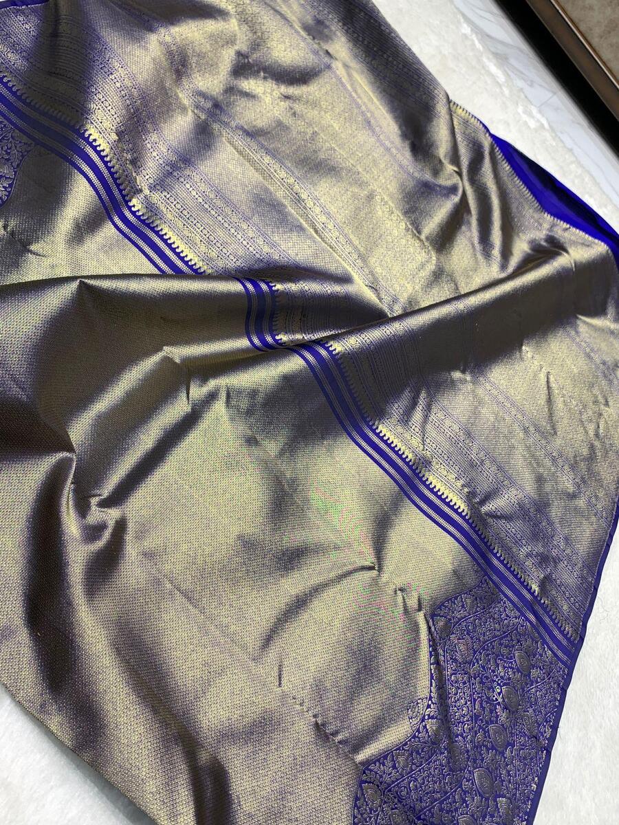 Desultory Royal Blue Pure Zari Weaving Banarasi Silk Saree With Fancifull Blouse Piece - Image 3