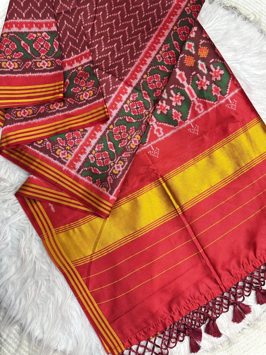 Desultory Wine Ikkat Printed Patola Silk Saree With Adorning Blouse Piece - Image 2