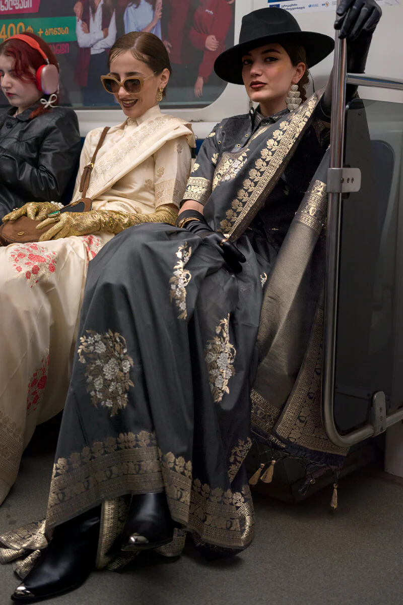 Devastating Black Soft Banarasi Silk Saree With Amiable Blouse Piece - Image 4