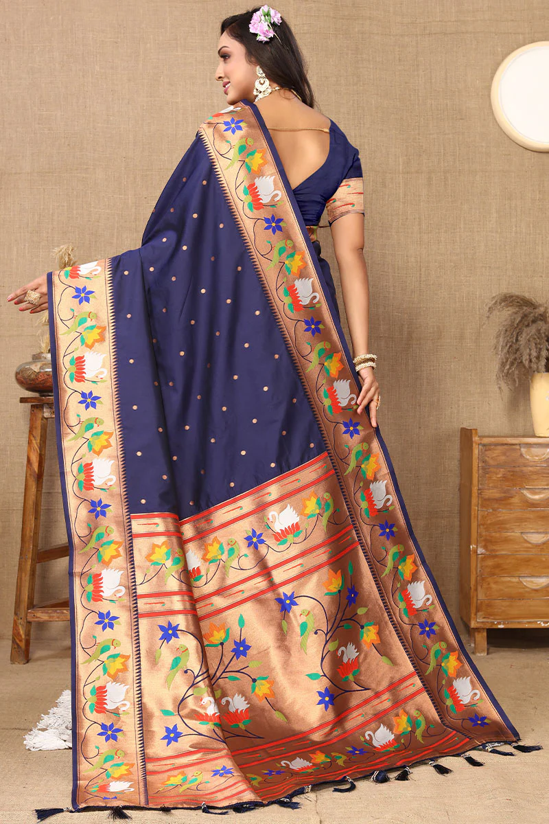 Devastating Navy Blue Paithani Silk Saree With Splendiferous Blouse Piece - Image 4