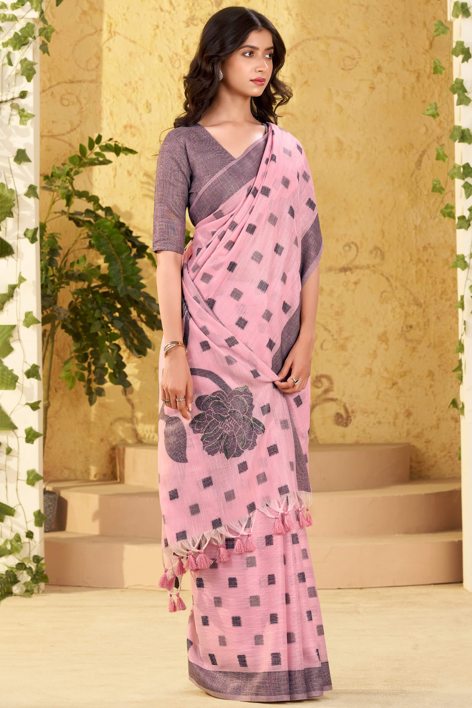 Devastating Pink Cotton Silk Saree With Tantalizing Blouse Piece - Image 3