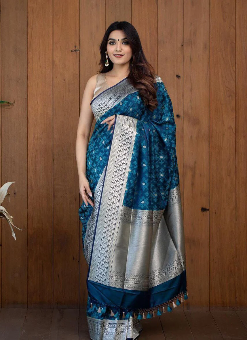 Diaphanous Teal Blue Soft Silk Saree With Elision Blouse Piece - Image 4