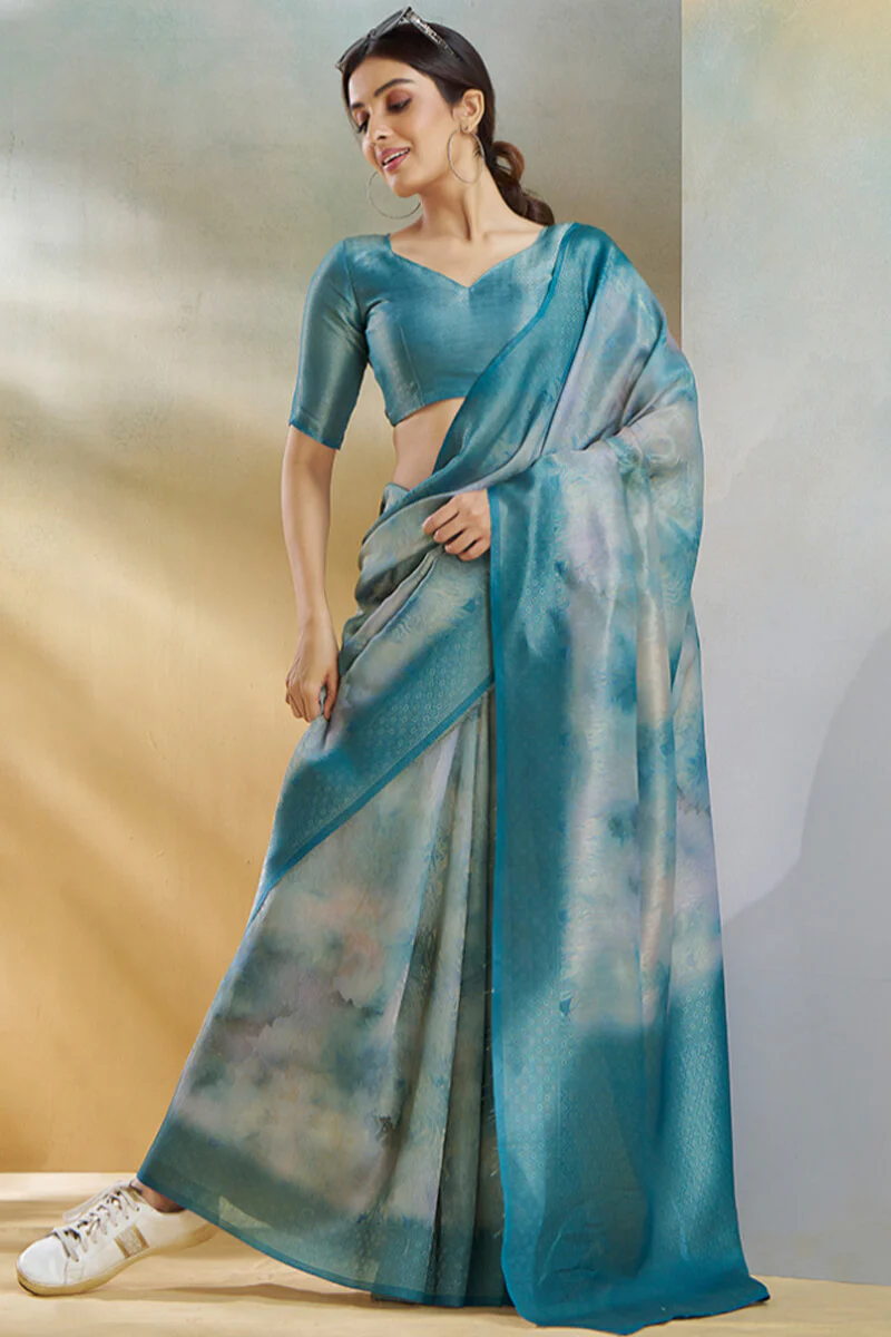 Dissemble Blue Digital Printed Soft Silk Saree With Serendipity Blouse Piece - Image 3