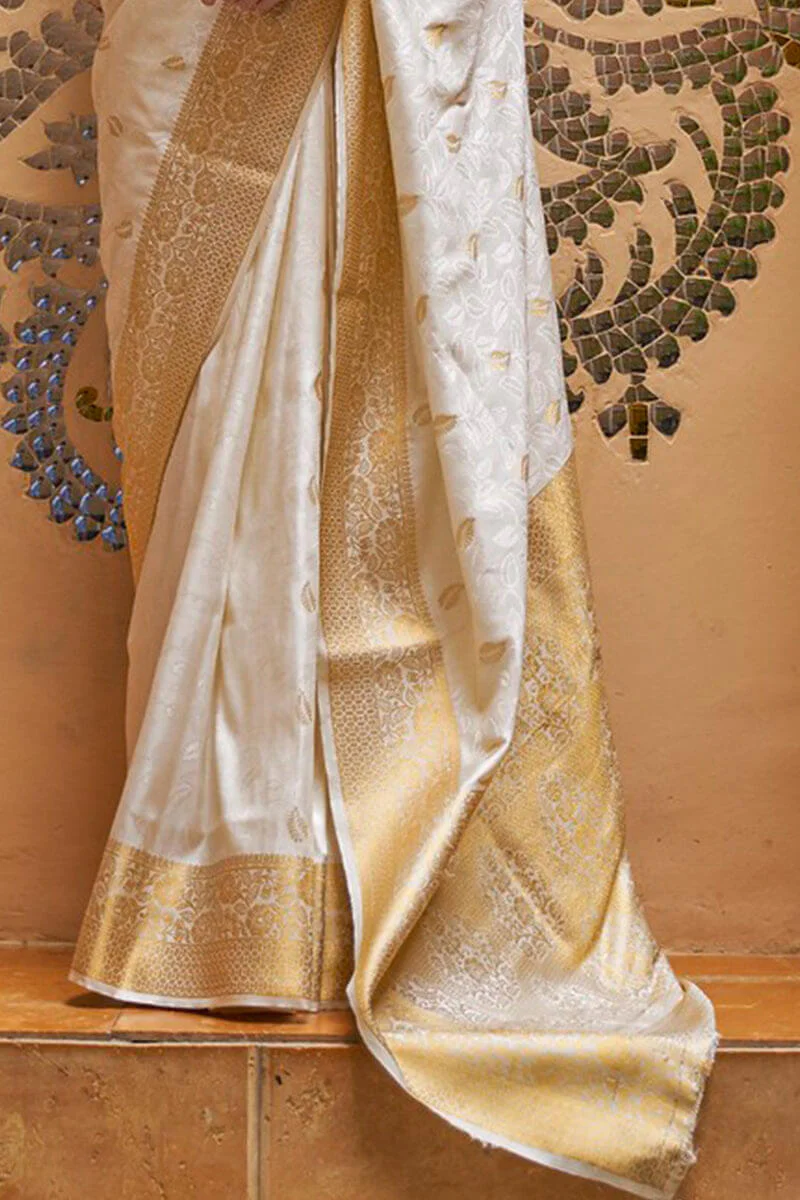 Dissemble White Kanjivaram Silk Saree With Embrocation Blouse Piece - Image 3