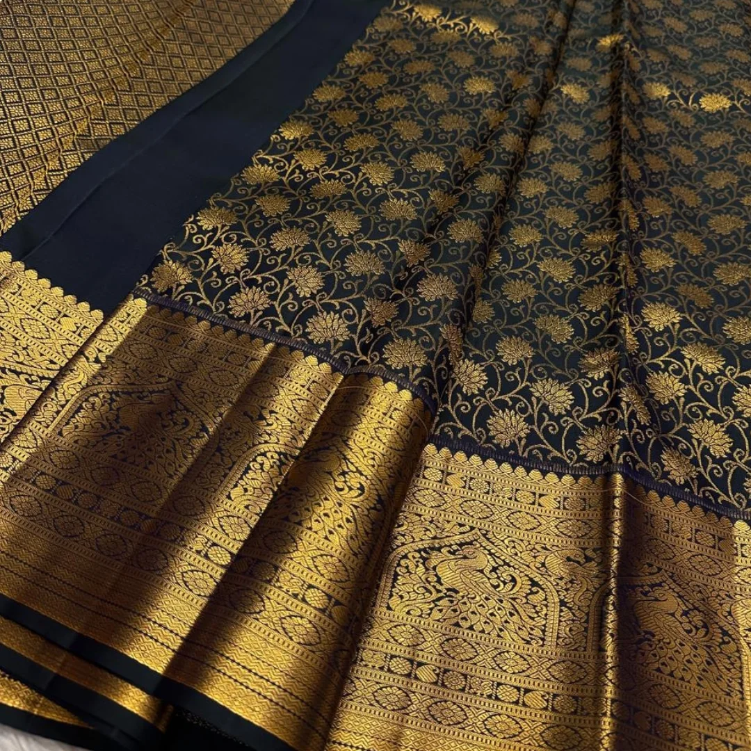 Divine Black Soft Banarasi Silk Saree With Delightful Blouse Piece - Image 2
