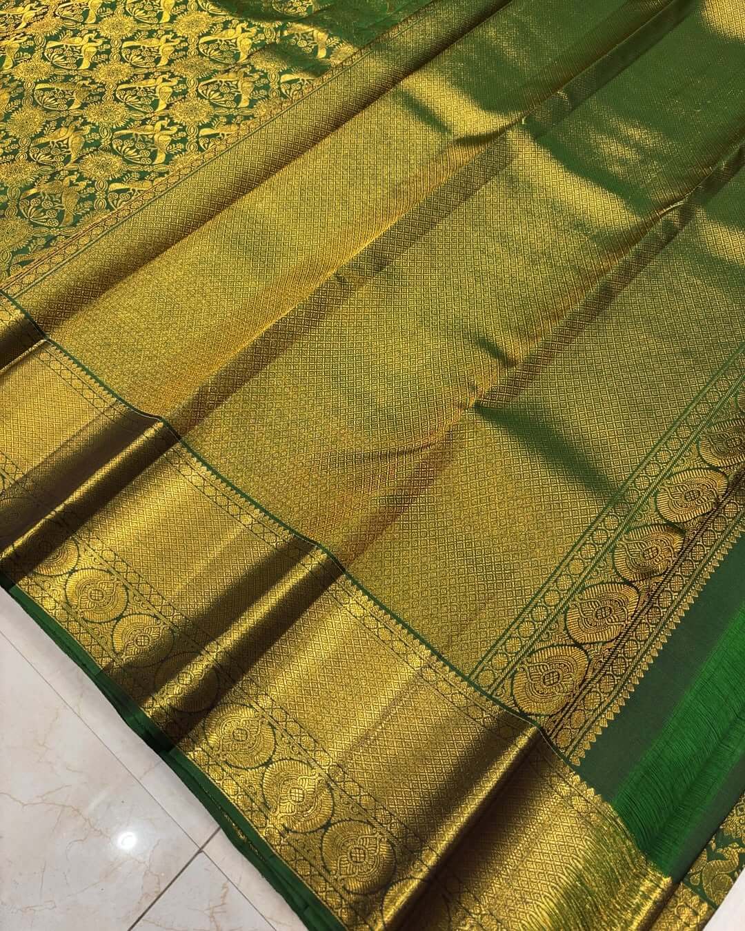 Divine Dark Green Soft Banarasi Silk Saree With Entrancing Blouse Piece - Image 4