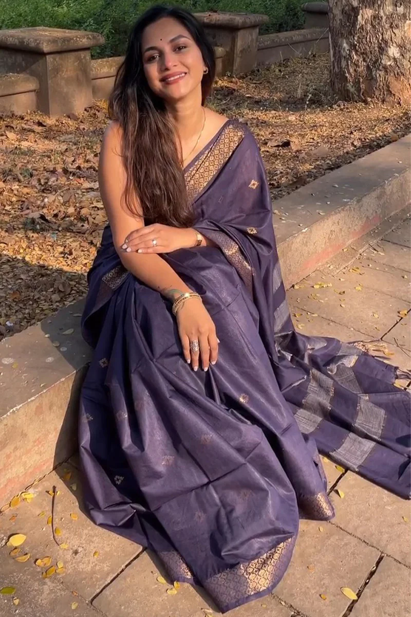 Divine Purple Soft Silk Saree With Brood Blouse Piece - Image 4