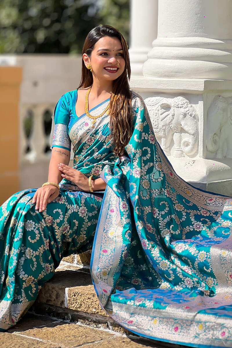 Divine Rama Soft Banarasi Silk Saree With Conflate Blouse Piece - Image 2