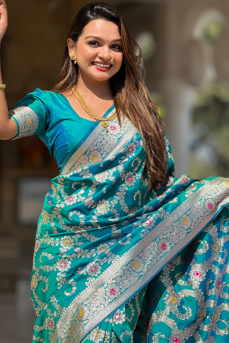 Divine Rama Soft Banarasi Silk Saree With Conflate Blouse Piece - Image 5