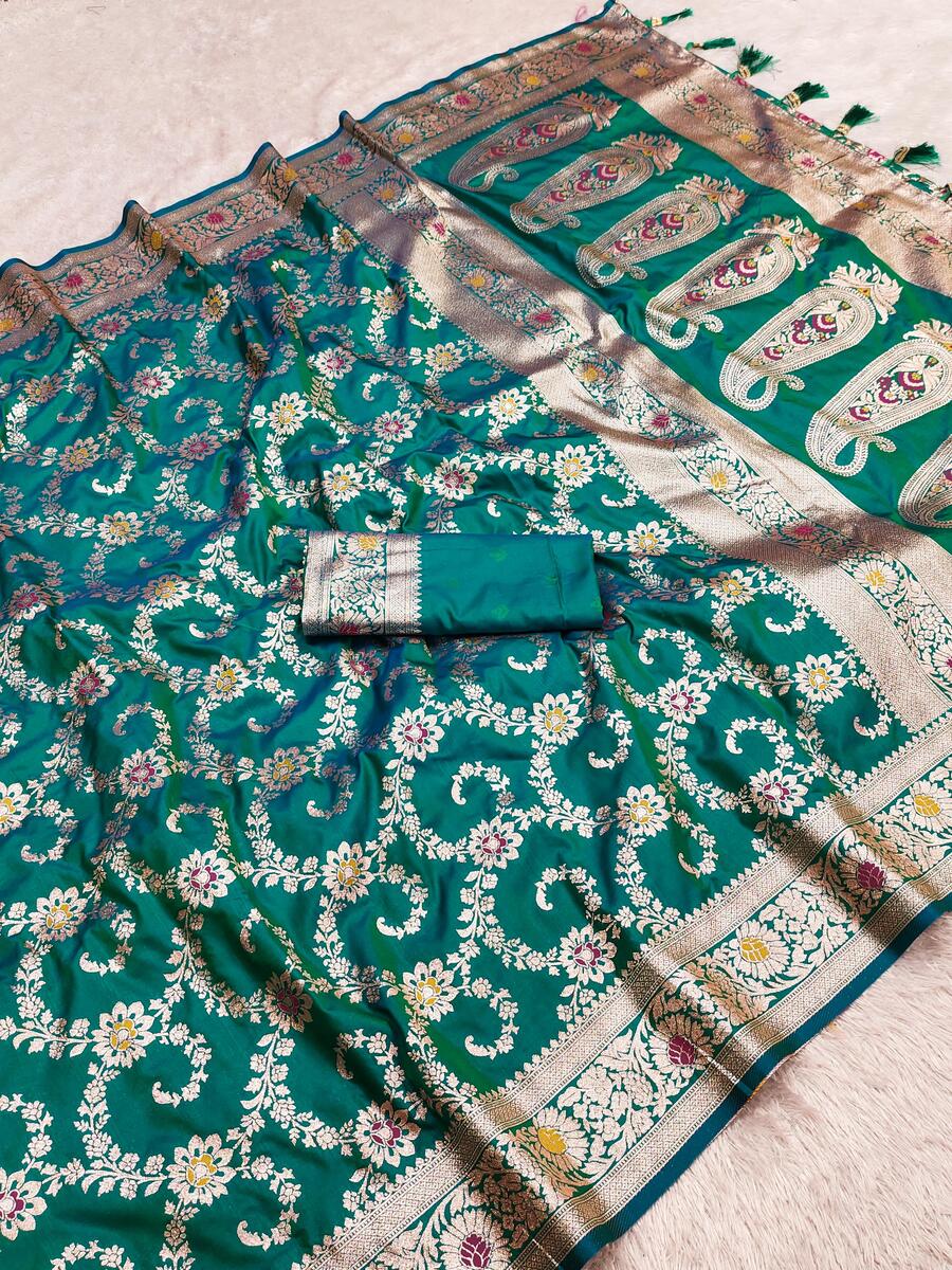 Divine Rama Soft Banarasi Silk Saree With Conflate Blouse Piece - Image 7
