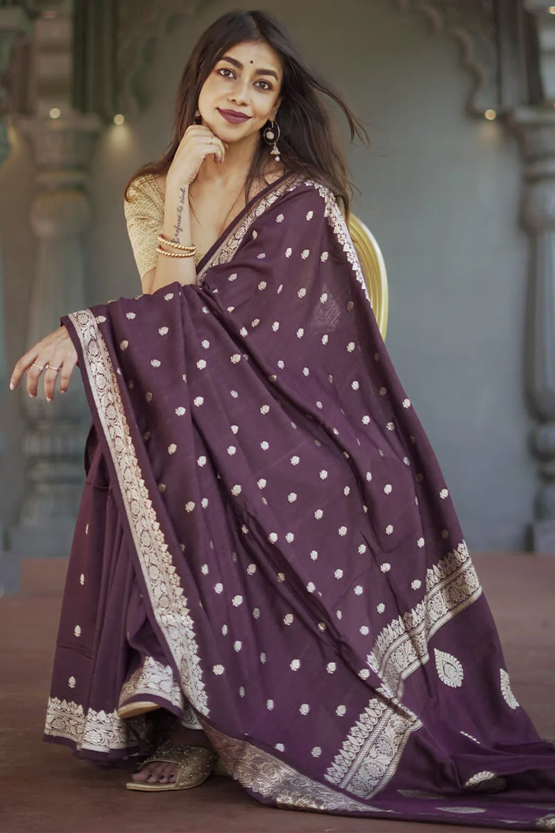 Divine Wine Linen Silk Saree With Prominent  Blouse Piece - Image 4
