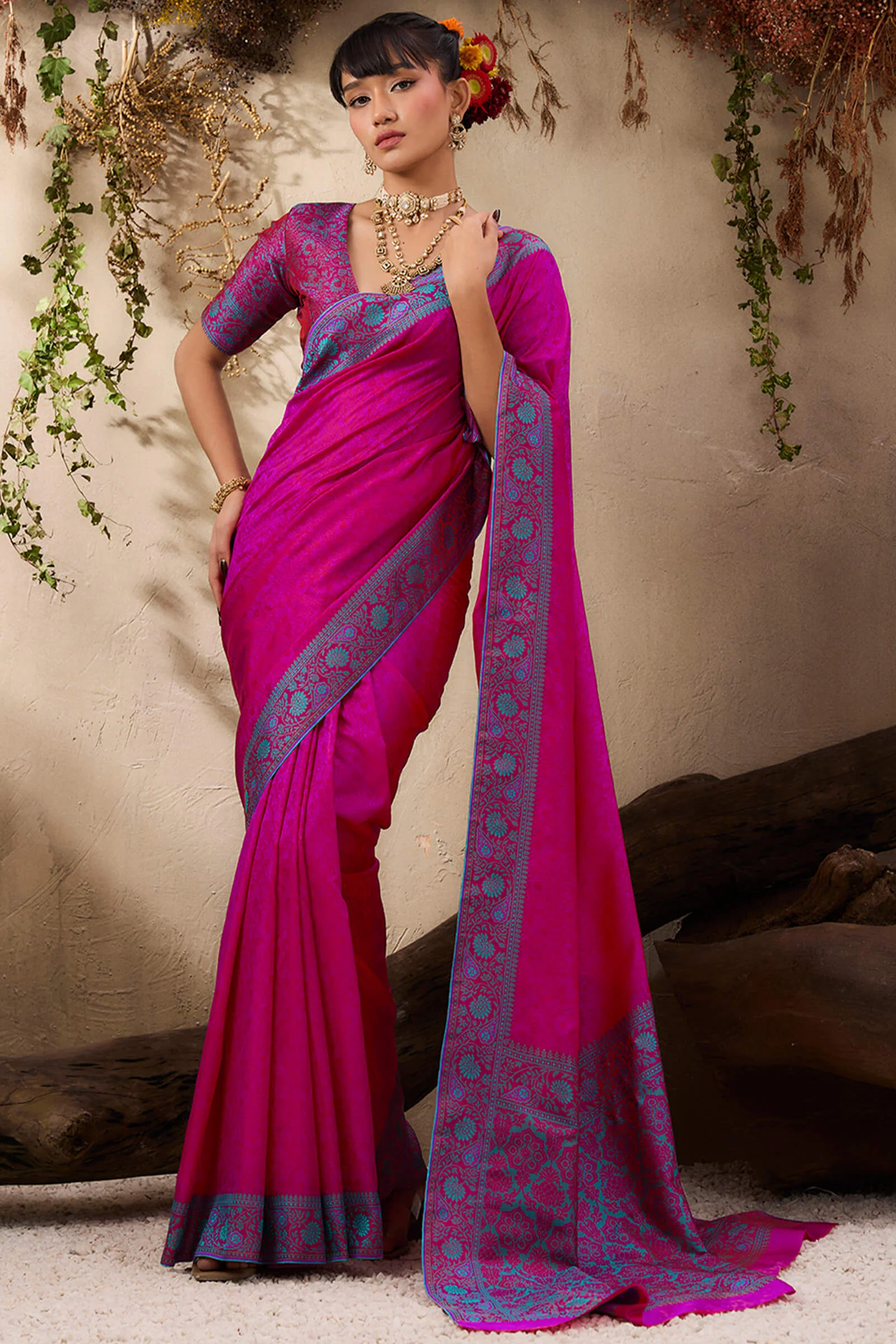Ebullience Magenta Kanjivaram Silk Saree With Moiety Blouse Piece - Image 3