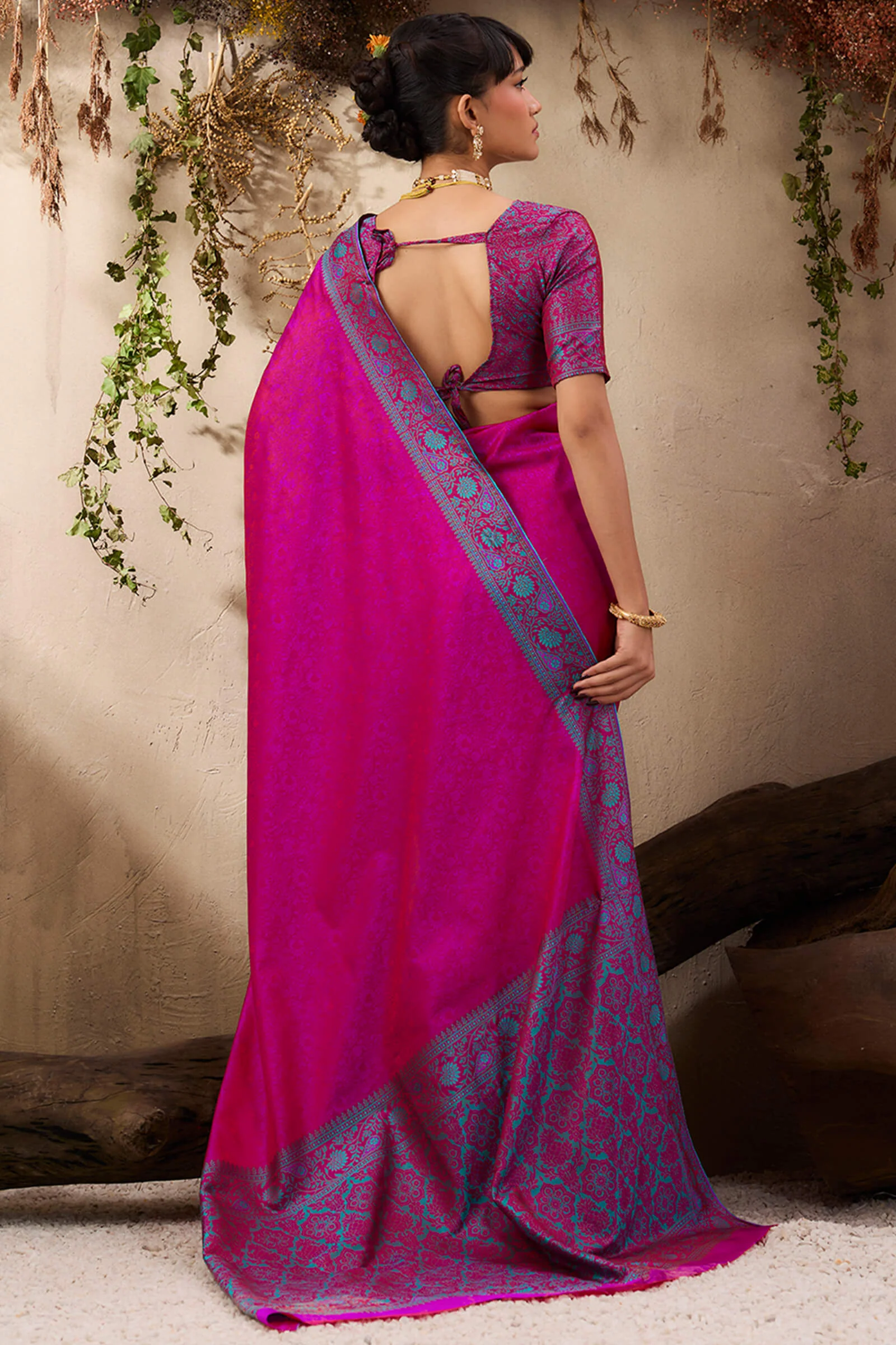 Ebullience Magenta Kanjivaram Silk Saree With Moiety Blouse Piece - Image 6