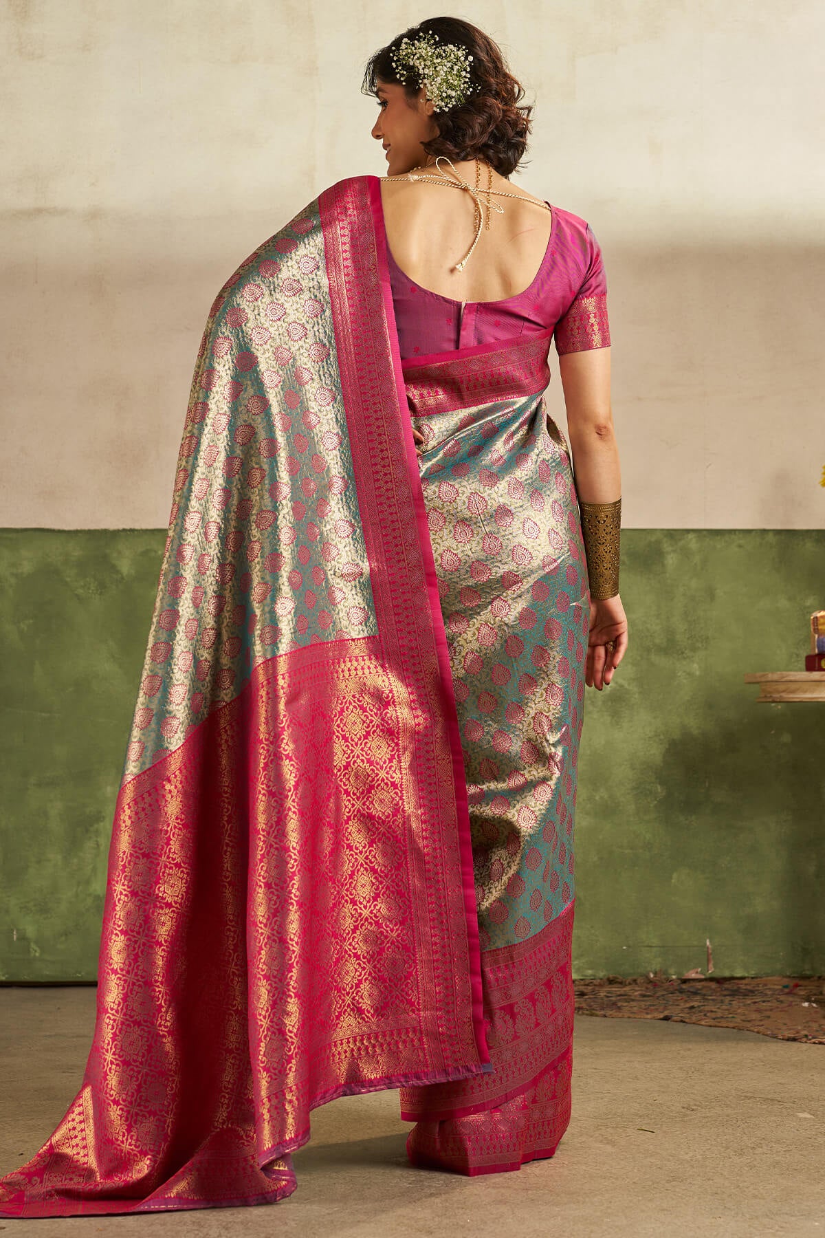 Ebullience Rama Kanjivaram Silk Saree With Extraordinary Blouse Piece - Image 6
