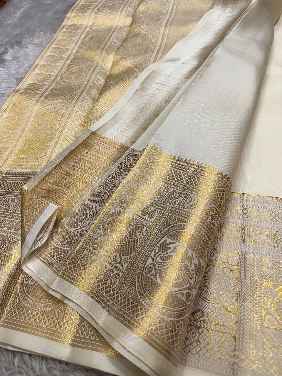 Eclat Beige Soft Banarasi Silk Saree With Designer Blouse Piece - Image 4