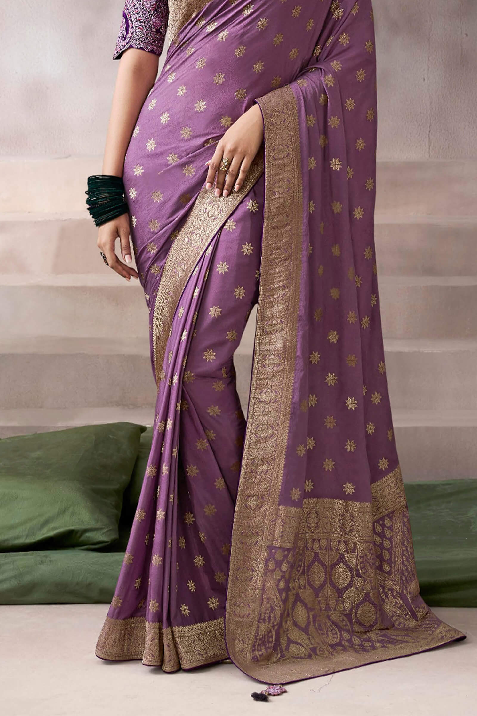Eclat Lavender Banarasi Satin Silk Saree With Incredible Blouse - Image 4
