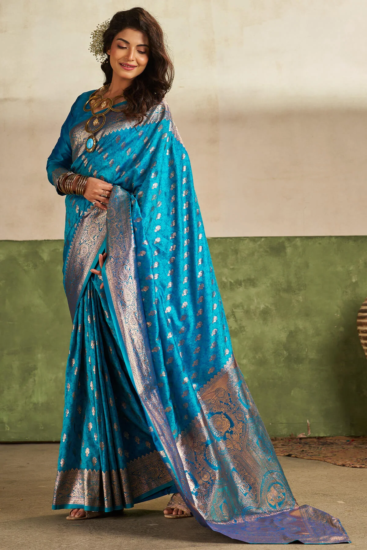 Efflorescence Firozi Pure Zari Weaving Banarasi Silk Saree With Amazing Blouse Piece - Image 3