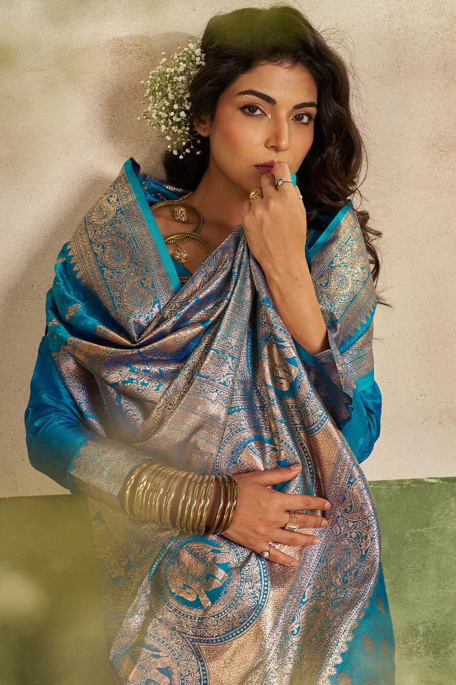 Efflorescence Firozi Pure Zari Weaving Banarasi Silk Saree With Amazing Blouse Piece - Image 4