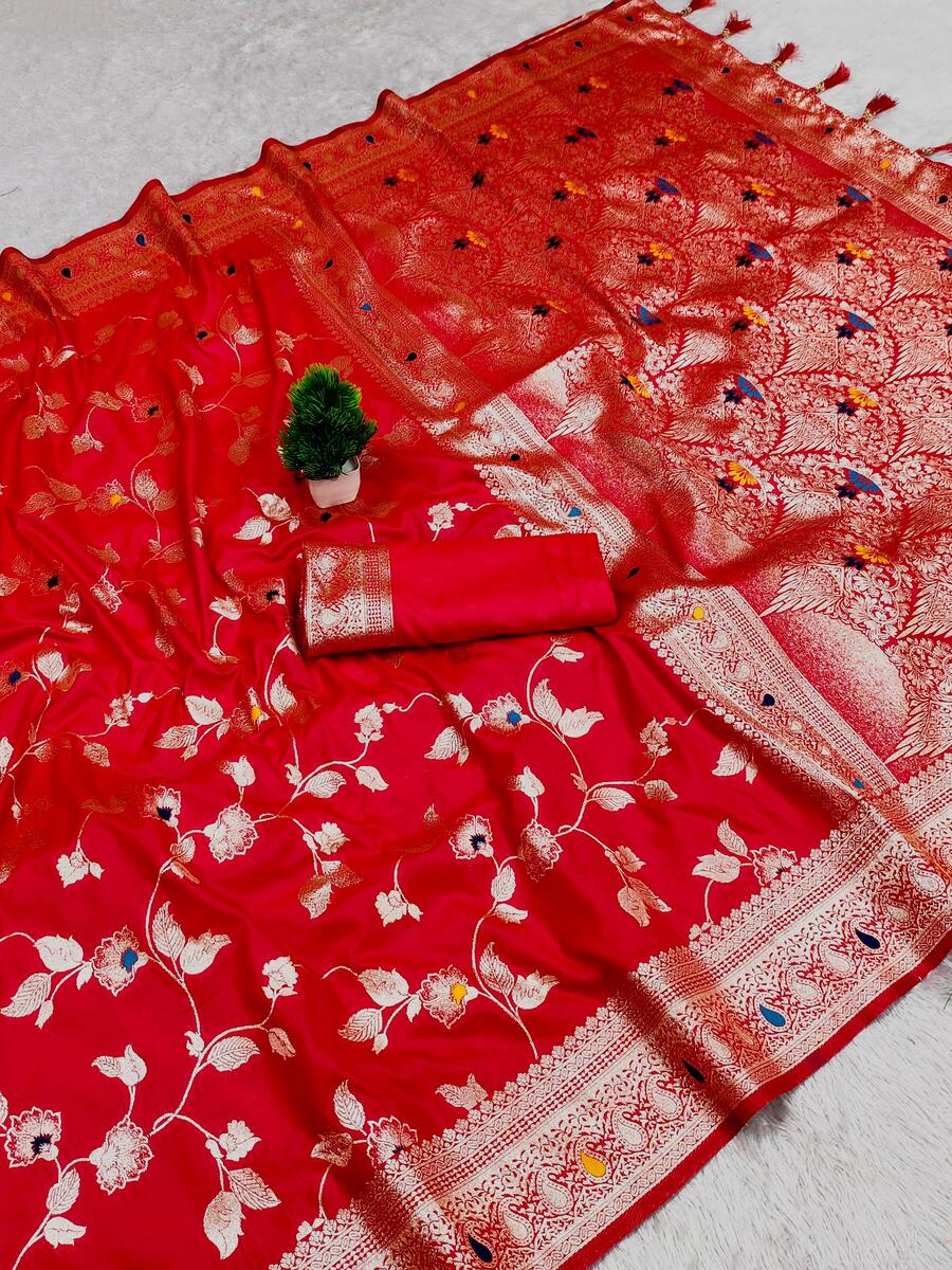 Efflorescence Red Pure Zari Weaving Banarasi Silk Saree With Woebegone Blouse Piece