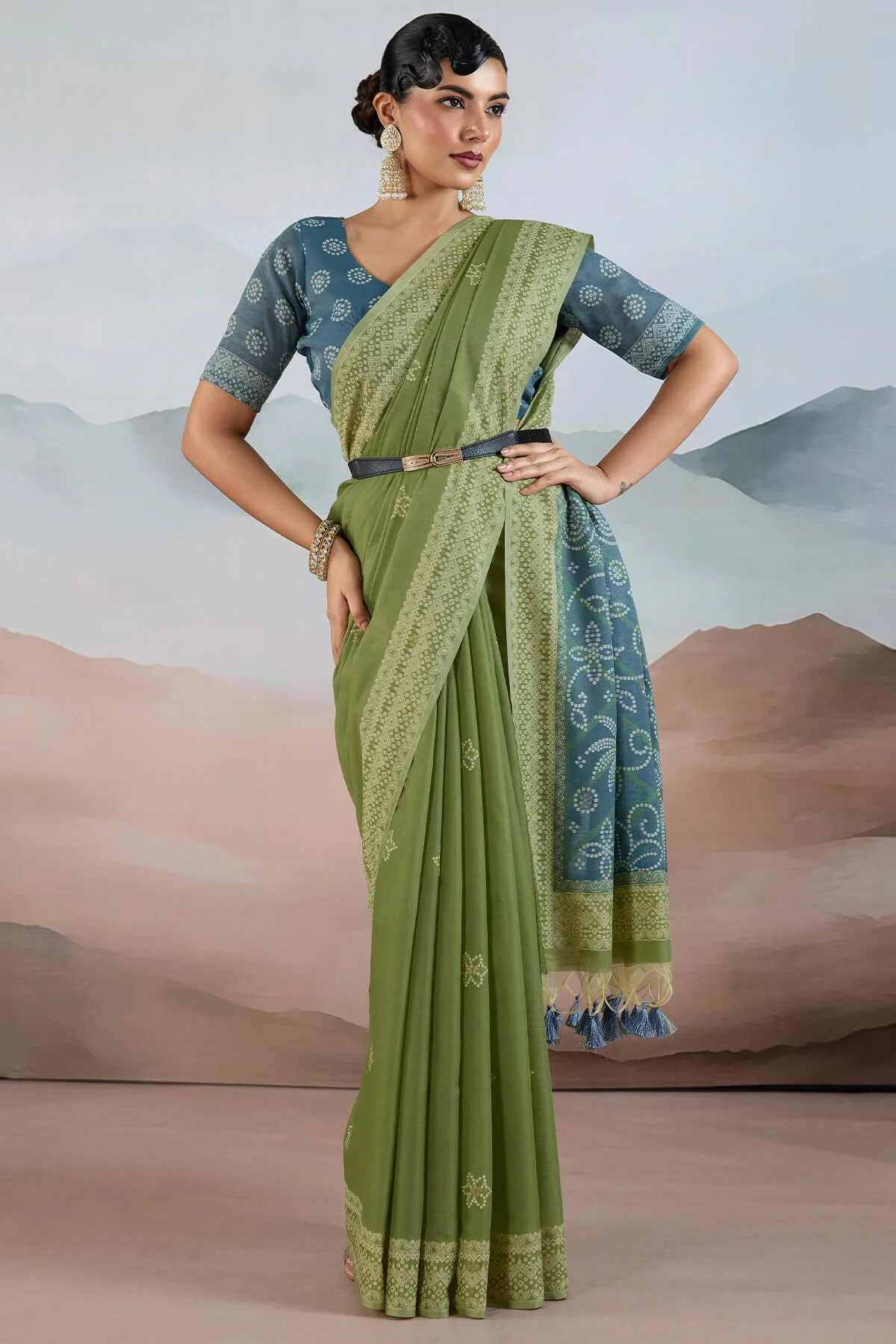 Elaborate Green Cotton Silk Saree With Flameboyant Blouse Piece - Image 3
