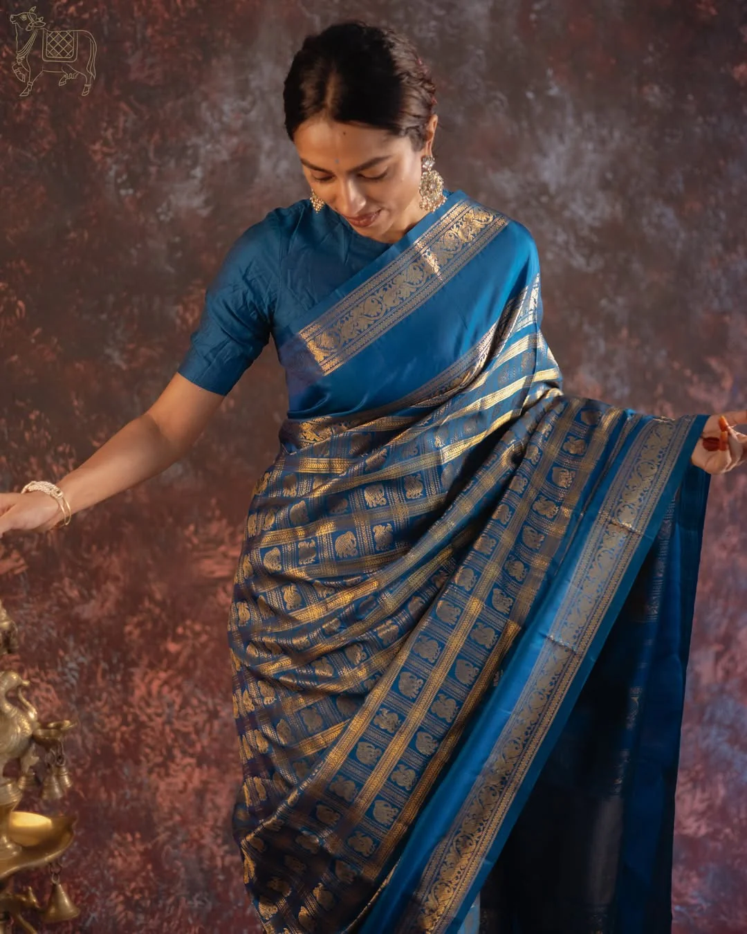 Elegant Blue Pure Zari Weaving Banarasi Silk Saree With Ideal Blouse Piece - Image 5