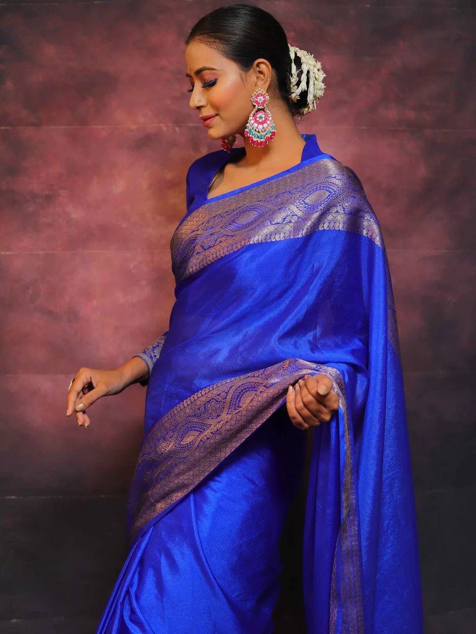 Elegant Royal Blue Soft Silk Saree With Surpassing Blouse Piece - Image 2