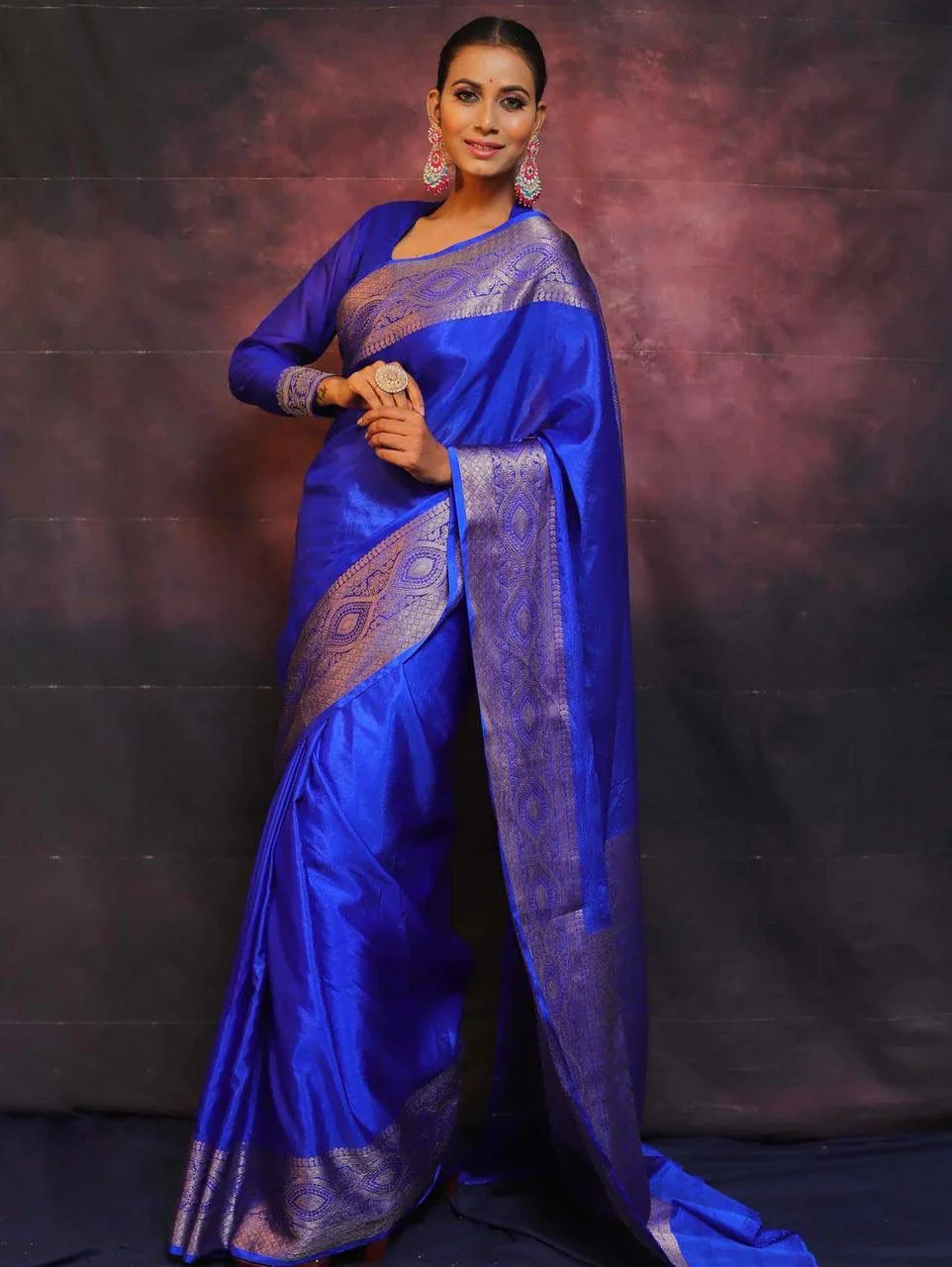 Elegant Royal Blue Soft Silk Saree With Surpassing Blouse Piece - Image 7