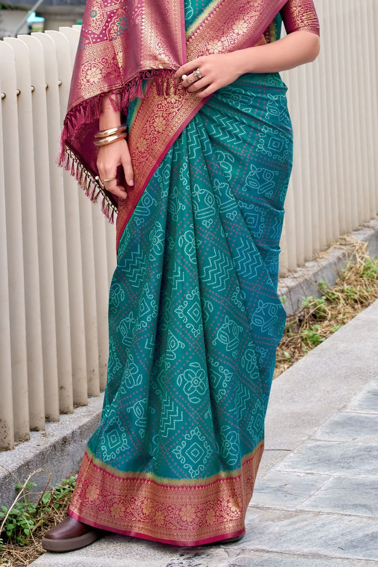 Elision Rama Soft Banarasi Silk Saree With Sonorous Blouse Piece - Image 4