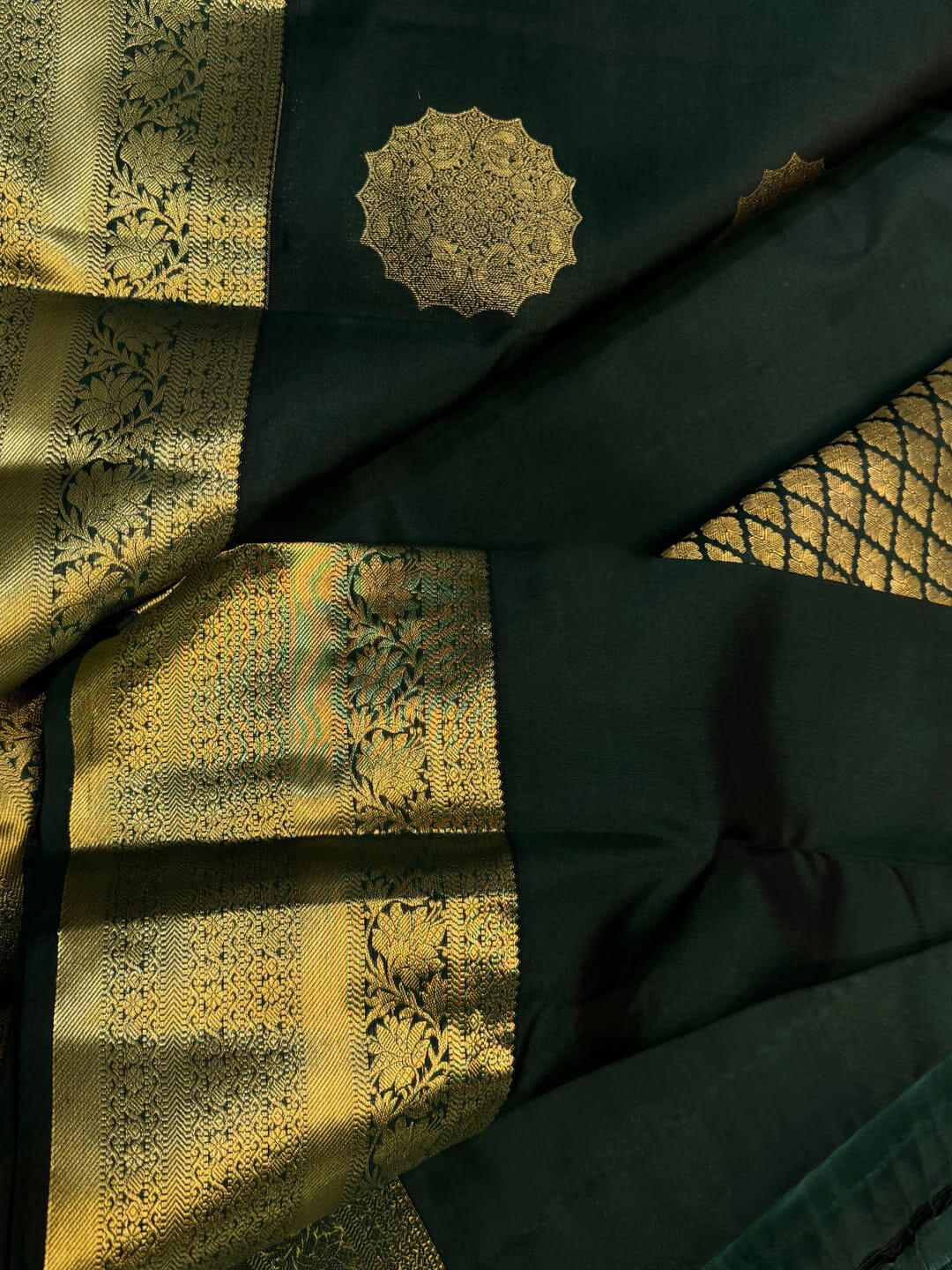 Eloquence Dark Green Pure Zari Weaving Banarasi Silk Saree With Bewitching Blouse Piece - Image 3
