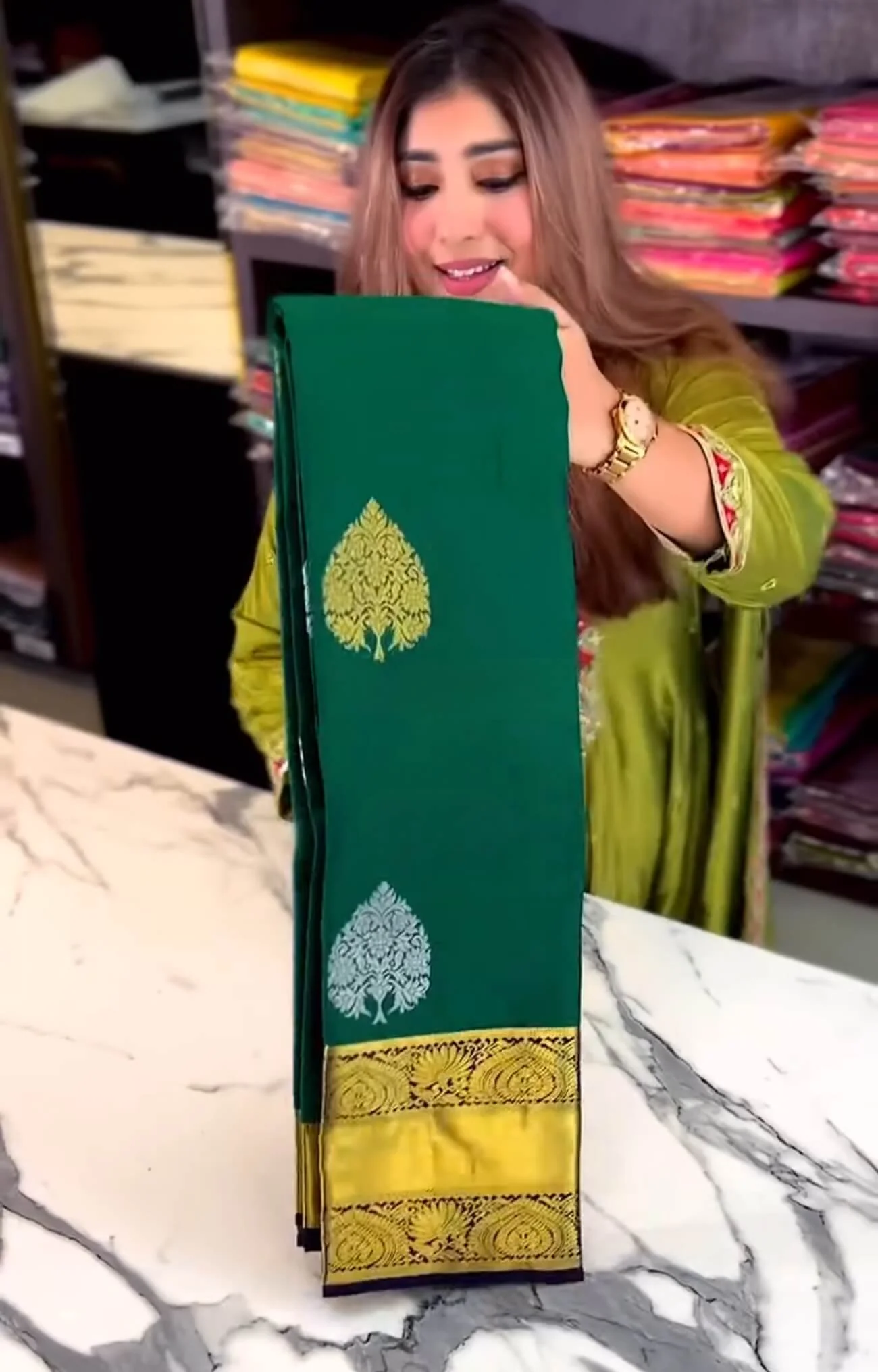 Eloquence Dark Green Soft Banarasi Silk Saree With Ineffable Blouse Piece - Image 2