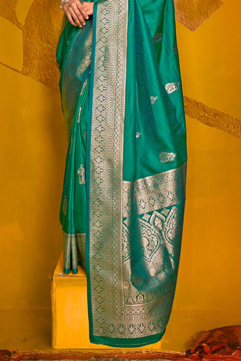 Eloquence Dark Green Soft Banarasi Silk Saree With Propinquity Blouse Piece - Image 3