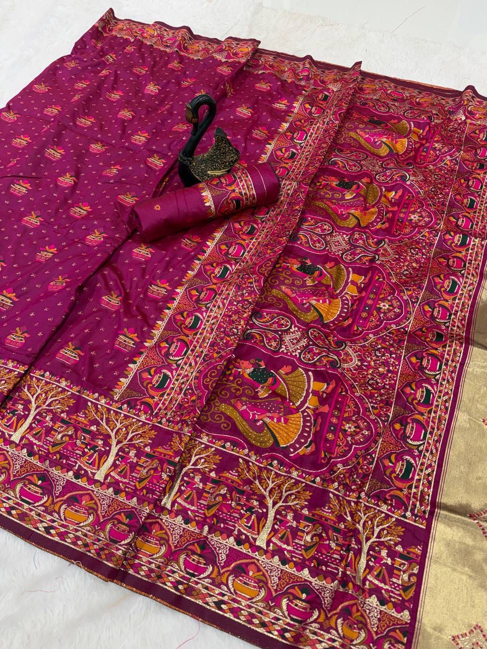 Embrocation Purple Pashmina Saree With Beauteous Blouse Piece - Image 2