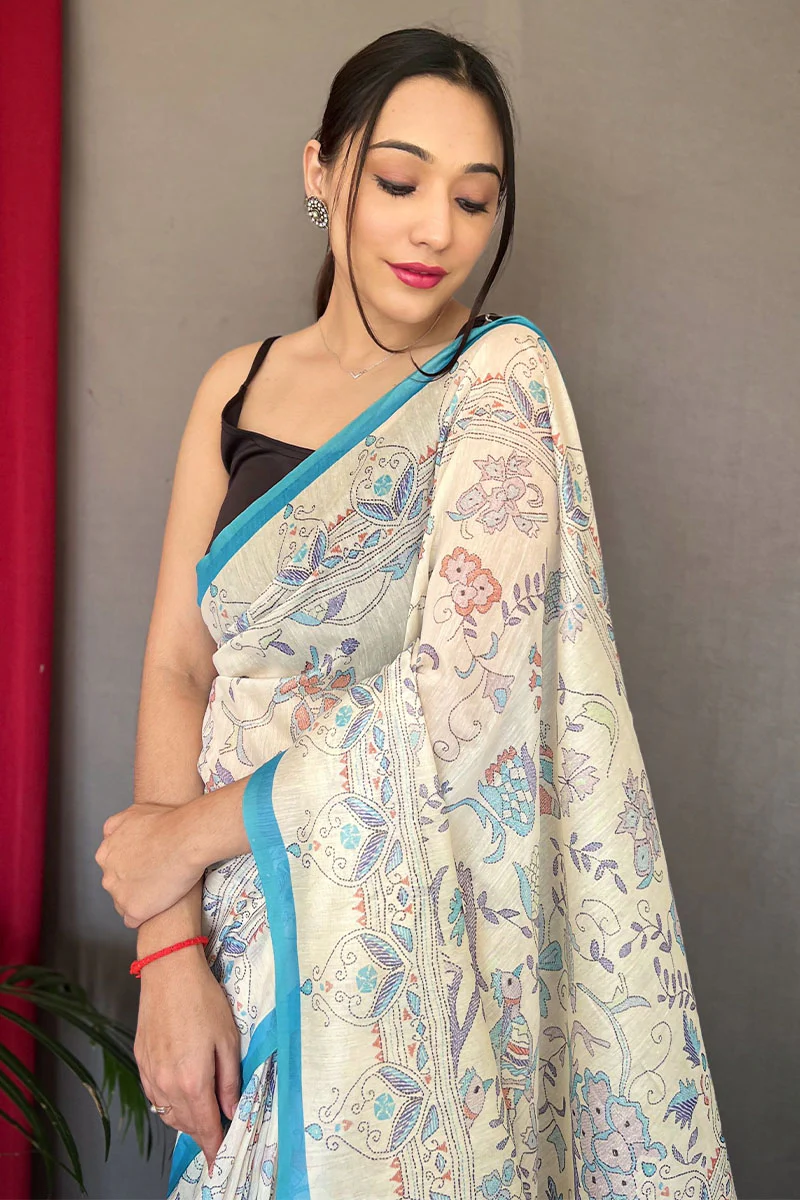 Enamoring White Cotton Silk Saree With Scrumptious Blouse Piece - Image 2