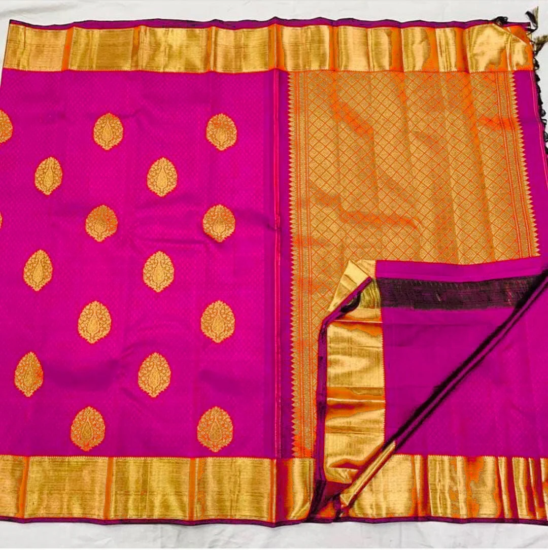 Enchanting Dark Pink Soft Banarasi Silk Saree With Lissome Blouse Piece - Image 2