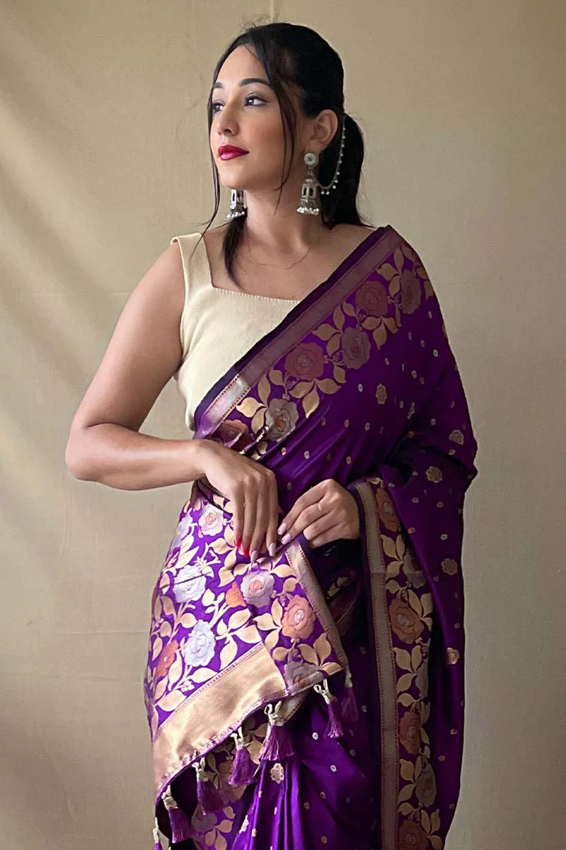 Enchanting Purple Soft Banarasi Silk Saree With Snappy Blouse Piece - Image 2