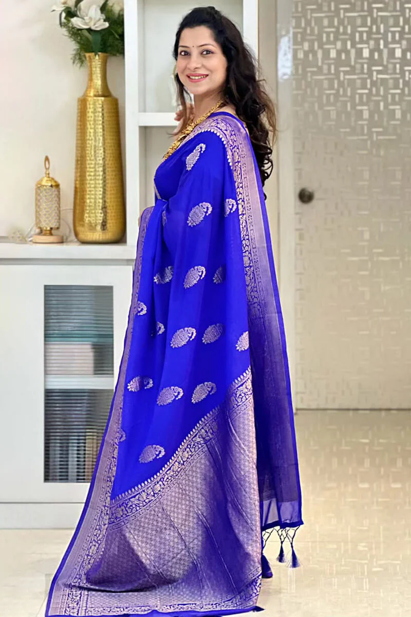 Enchanting Royal Blue Soft Silk Saree With Ethnic Blouse Piece - Image 3