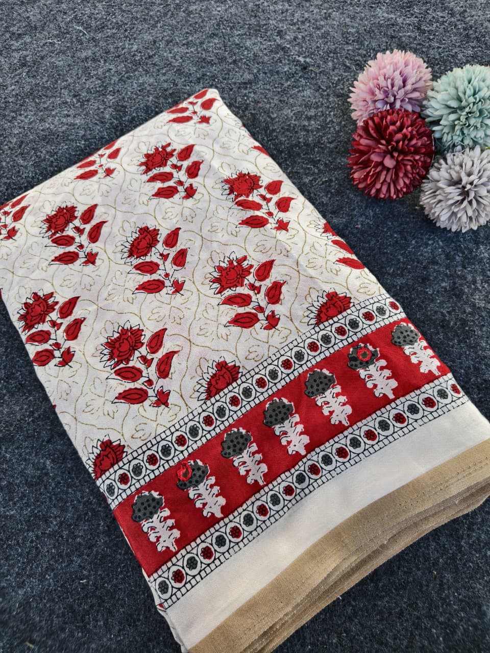 Engaging Off White Printed Cotton Silk Saree With Trendy Blouse Piece - Image 5