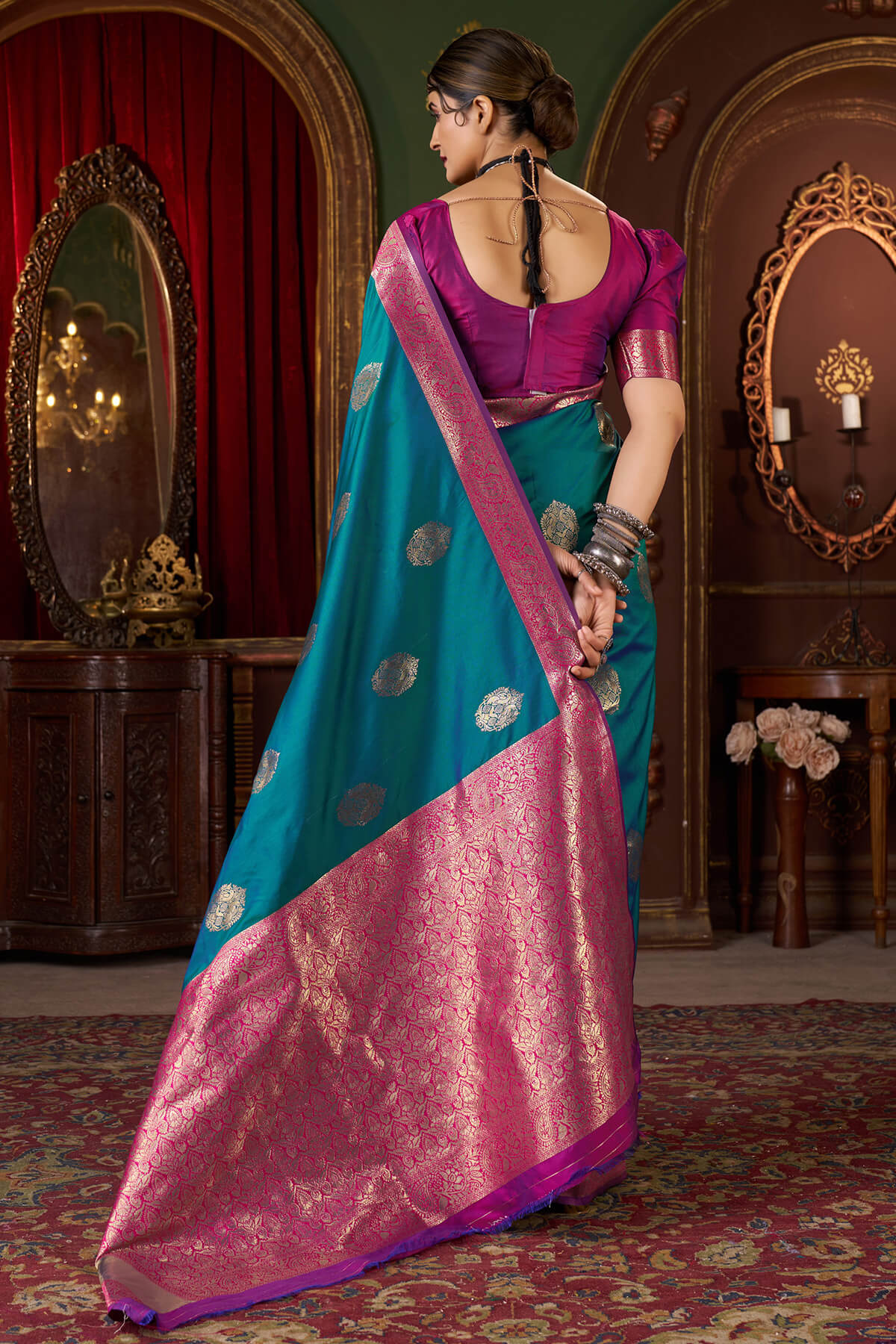 Engrossing Rama Pure Zari Weaving Banarasi Silk Saree With Symmetrical Blouse Piece - Image 5