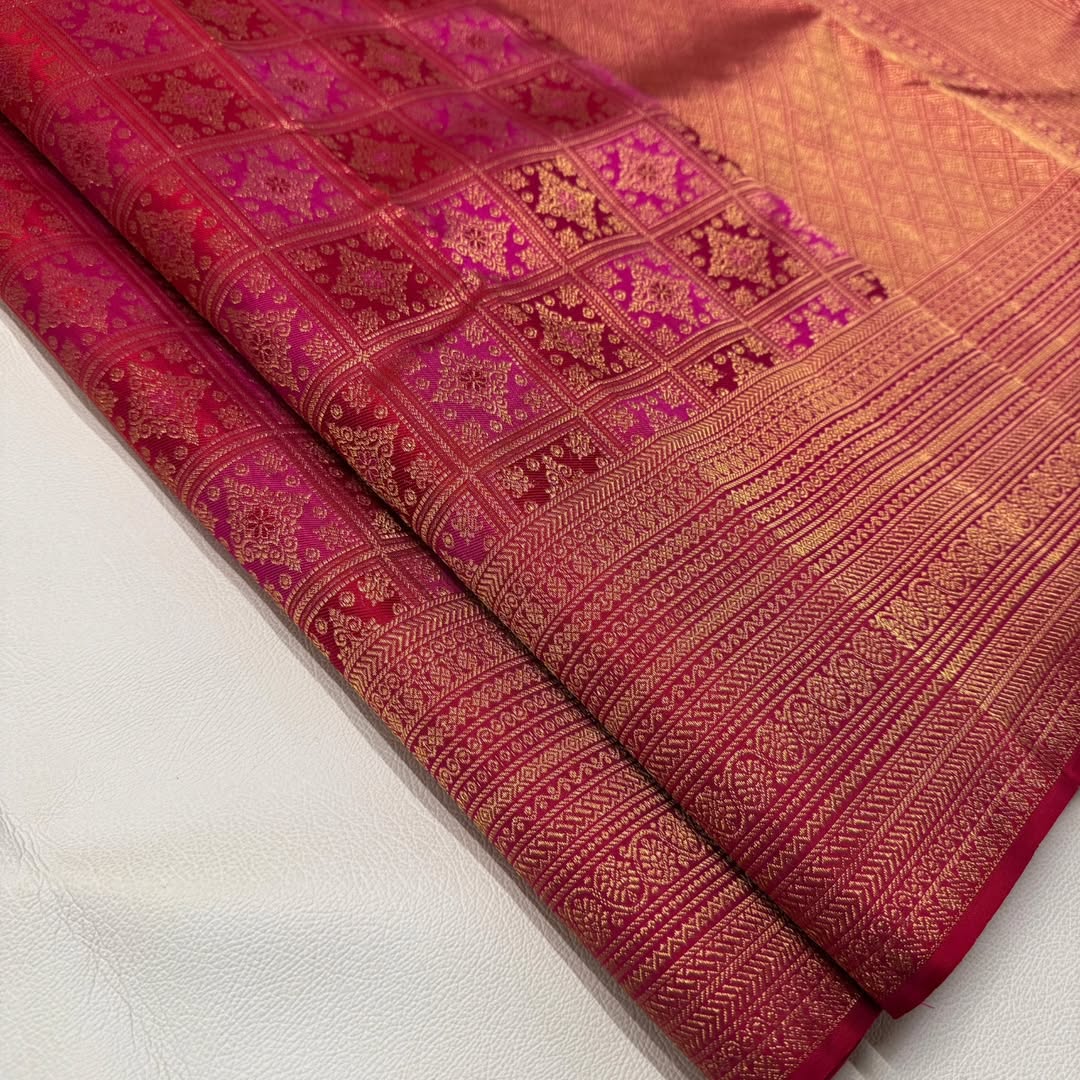 Enticing Dark Pink Soft Banarasi Silk Saree With Adorning Blouse Piece - Image 5