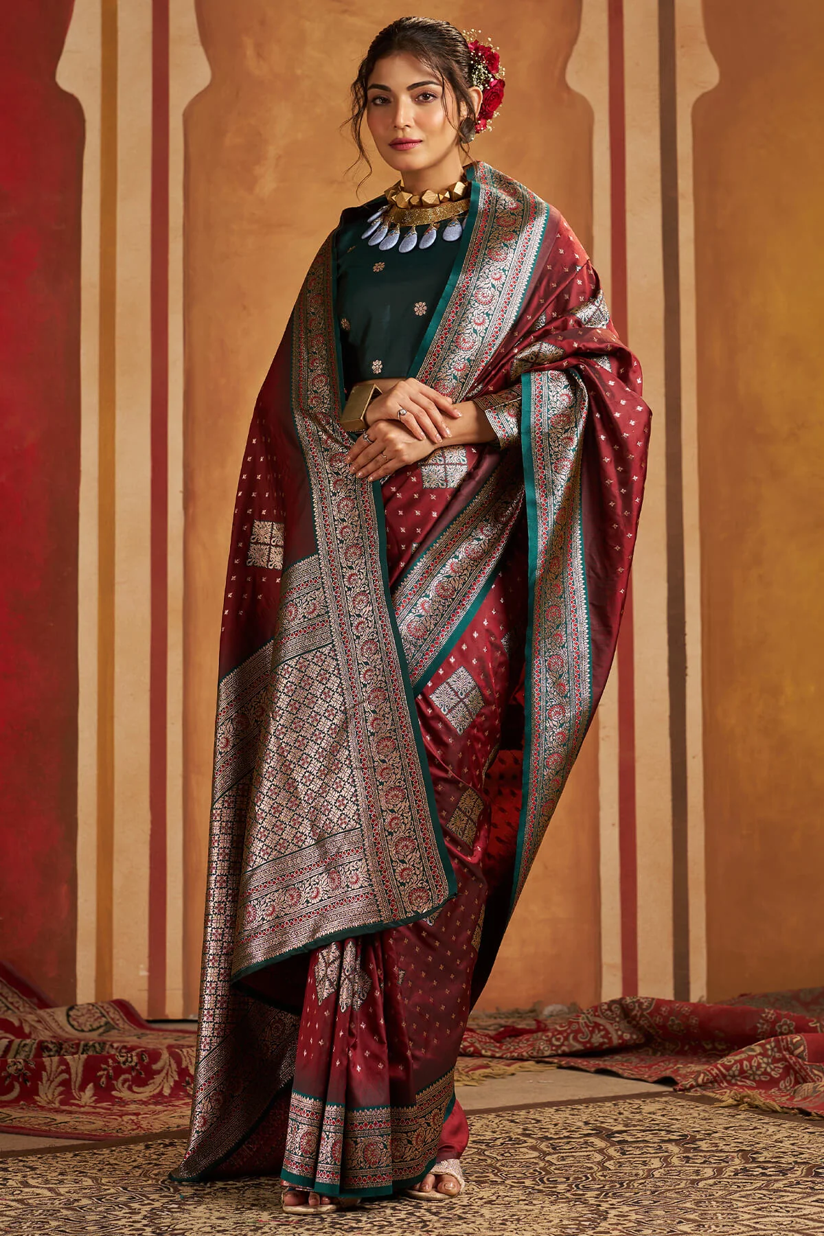 Enticing Maroon Pure Zari Weaving Banarasi Silk Saree With Quixotic Blouse Piece - Image 4
